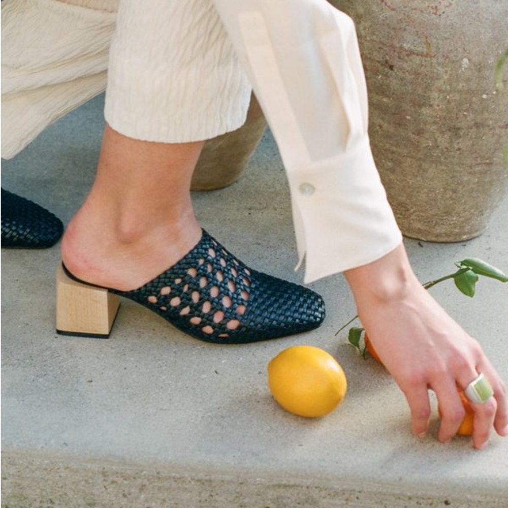 LOQ Ines Mule - Black